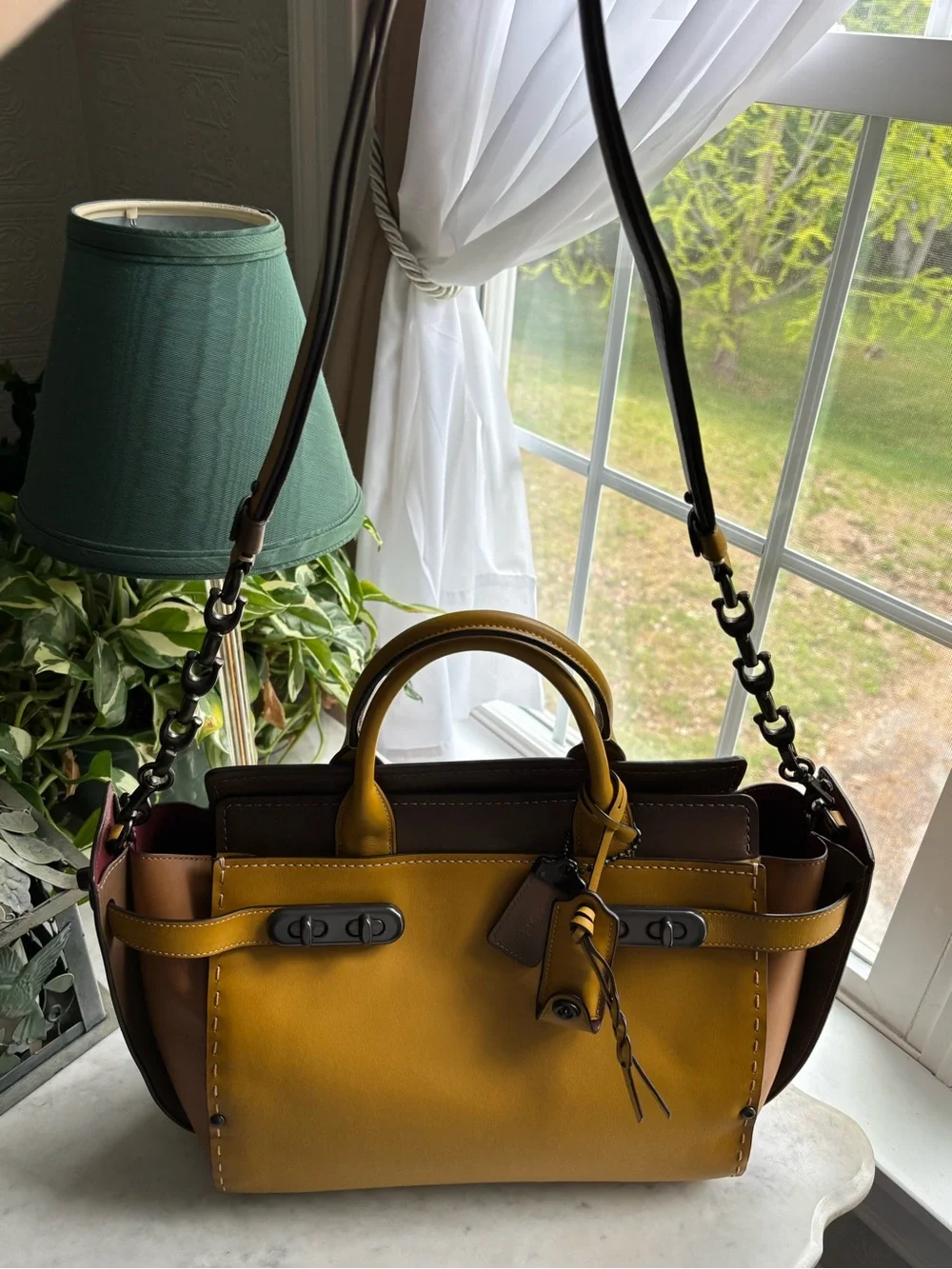 Coach 1941 Swagger 37 Two-Tone Yellow and Brown Leather Satchel/Briefcase - Picture 8 of 16